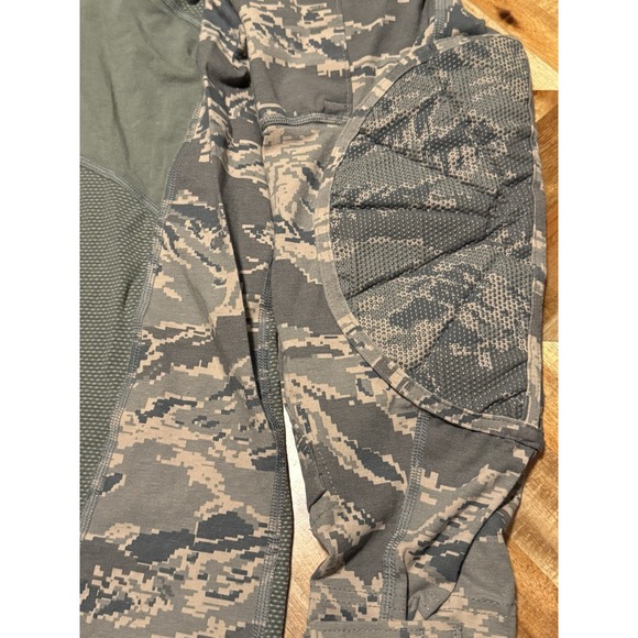 U.S. Army Massif (ABU) Non-FR Combat Shirt Size Medium Elbow Pads Digital Camo - Picture 2 of 8